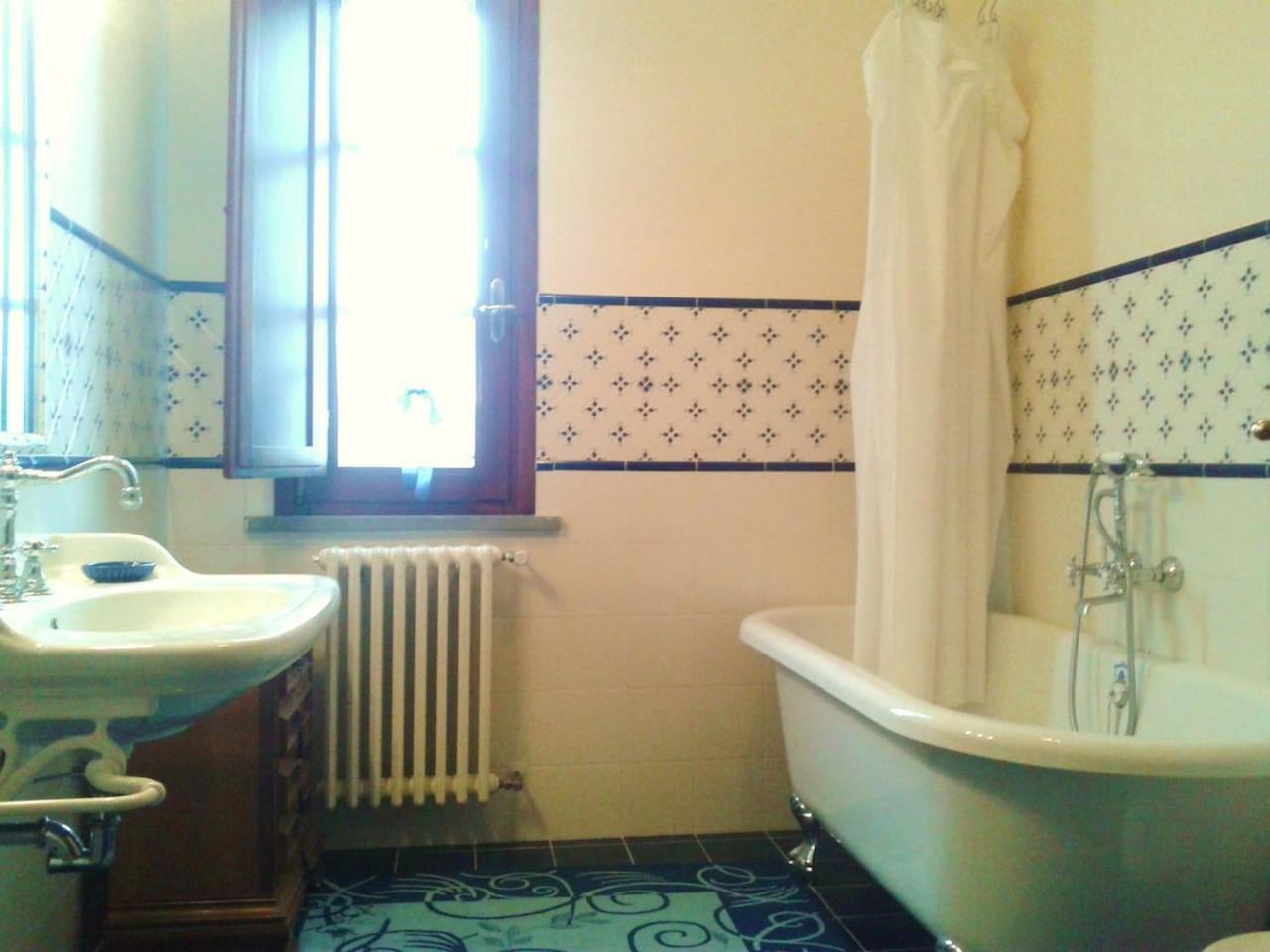 Villa In Campagna Costa Al Bagno มนโตโปลิอินวัลดาร์โน ภายนอก รูปภาพ